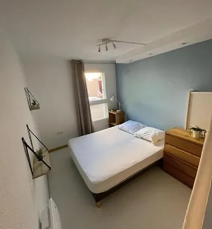 Apartment T3 Collines Nicoises Au Calme Avec Stationnement Privatif